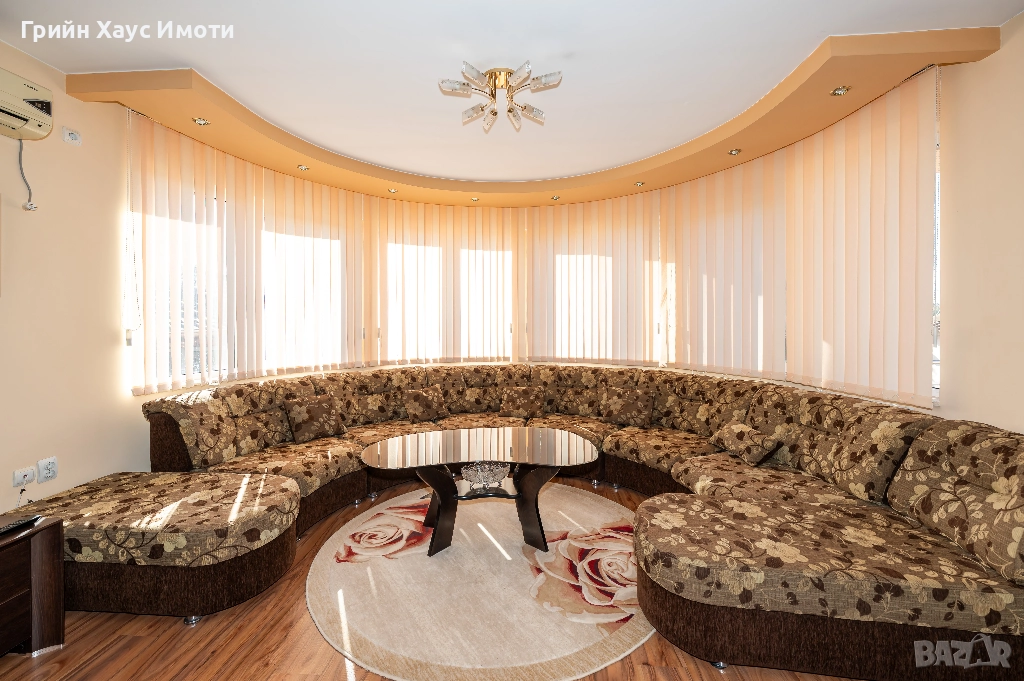 Елегантен, просторен и изключително перспективен имот в сърцето на с. Граф Игнатиево, снимка 1