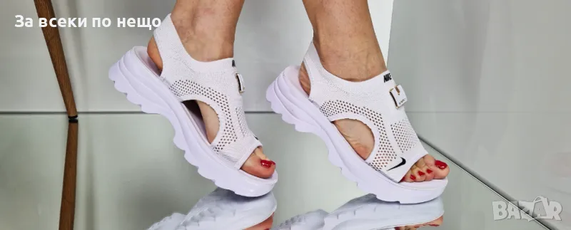 Nike Дамски Бели Сандали С Метален Акцент Найк Код P596, снимка 1