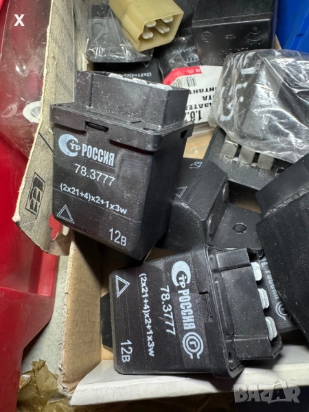 Реле мигач с 5 крачета ВАЗ 2105-3747010 78.3777 НОВ РУСКИ, снимка 1