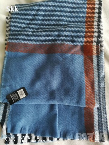 Дамски зимен шал , снимка 2 - Шалове - 38714459