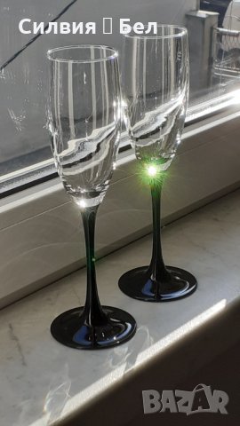 Комплект от 2 чаши за  Champagne Black Stem Luminarc- Vintage, снимка 2 - Антикварни и старинни предмети - 32316387