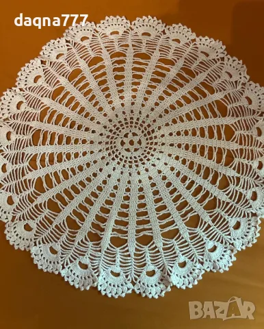 Ръчно плетена покривка/ сафка за маса