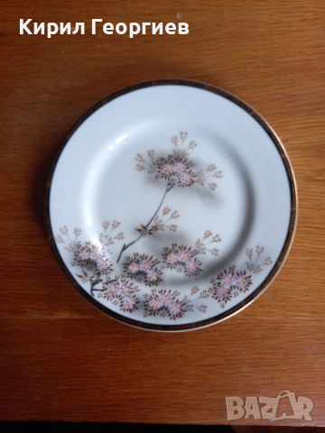 Красиви порцеланови чинии  със златен кант и флорални мотиви , снимка 3 - Чинии - 36408300