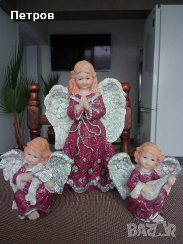 Продавам композиция от три броя,красиви ангели.Жена и две деца.Обявената цена е за брой., снимка 1 - Колекции - 39880650