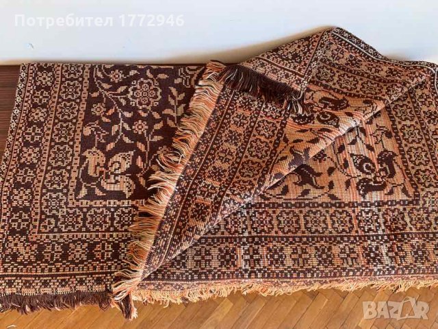 Домашно тъкан двулицев жакардов килим 1,35 /2,50 м, като нов, снимка 1 - Килими - 22796317