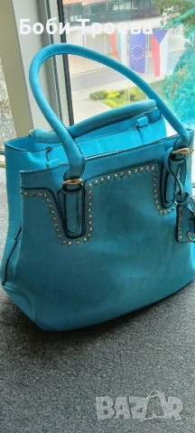 Стилна и функционална дамска чанта тип торба в морско син цвят