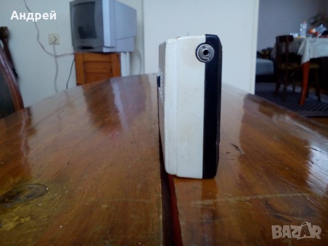 Старо радио,радиоприемник SR-F406L Standart Radio Corp., снимка 4 - Антикварни и старинни предмети - 27640176