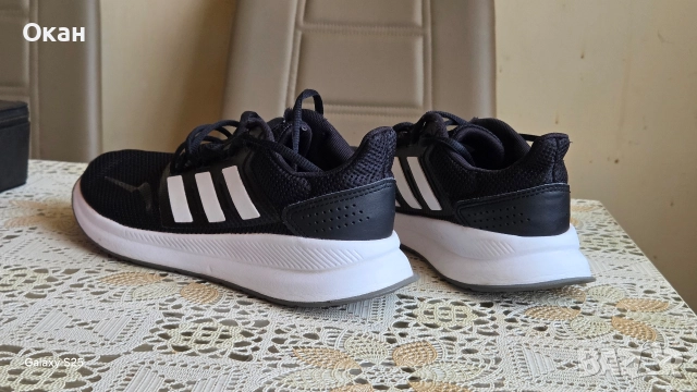 Маратонки Adidas, снимка 2 - Детски маратонки - 52824100