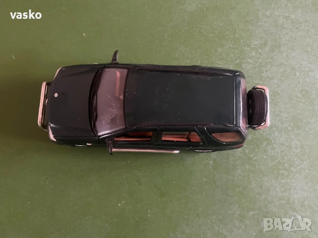 MAISTO 1:18 Mercedes ML, снимка 8 - Колекции - 53413935