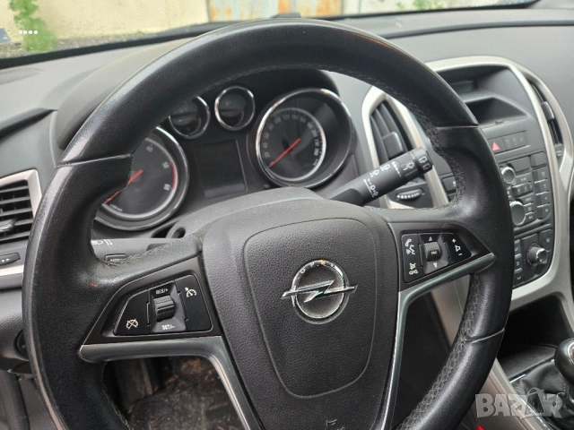 Opel Astra 2012, снимка 17 - Автомобили и джипове - 52328813