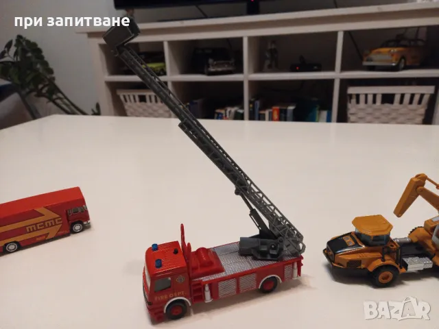 Три интересни камиончета, 14-16 см., снимка 6 - Коли, камиони, мотори, писти - 44641287