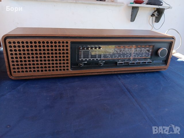 GRUNDIG  RF 711 Радио. /1, снимка 1 - Радиокасетофони, транзистори - 44131888