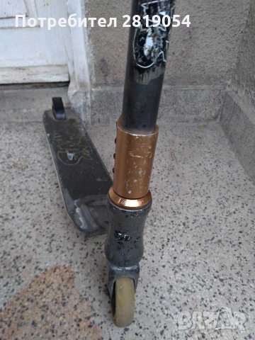 Тротинетка Вандал запазена за деца които обичат триковете скоковете, снимка 4 - Скейтборд, ховърборд, уейвборд - 32238720