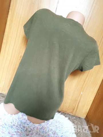 Маслено зелена тениска с предна част дантела Л, снимка 2 - Тениски - 32879995