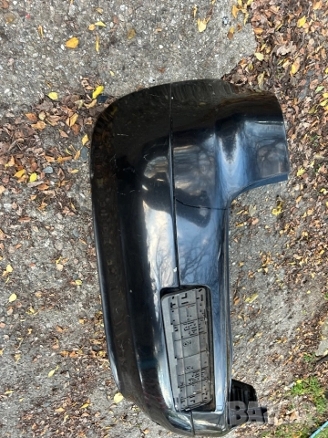 задна броня VW Golf 5 , снимка 2 - Части - 52837052