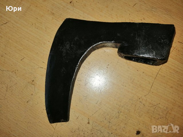 Продавам стара  българска кована брадва с маркер