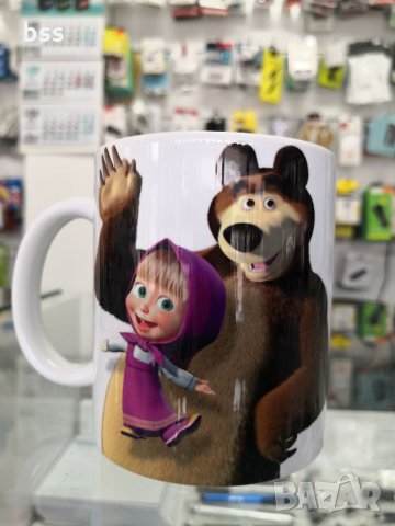 Бяла порцеланова чаша с изображение от детското филмче Маша и Мечока