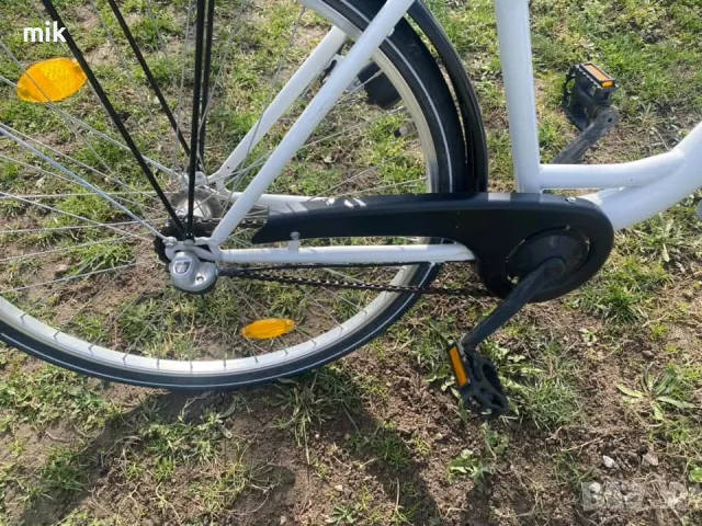 Бял велосипед с дамска рамка 28 цола, снимка 4 - Велосипеди - 48878506