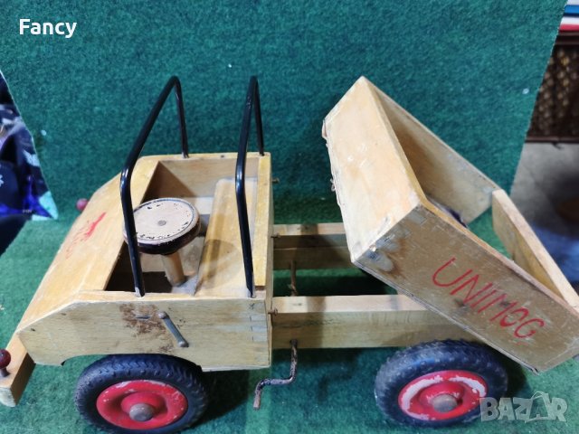 Дървен модел Unimog 1/16, снимка 9 - Антикварни и старинни предмети - 43016923