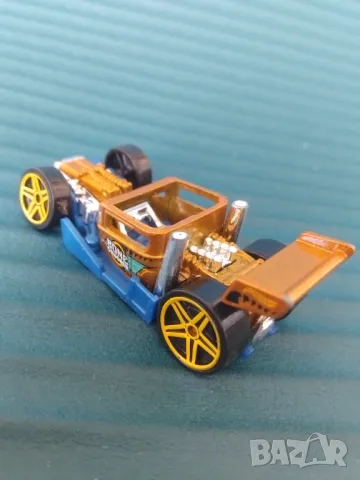Hot Wheels - Mattel - Bone Crusher оригинална метална количка, снимка 2 - Коли, камиони, мотори, писти - 49885193