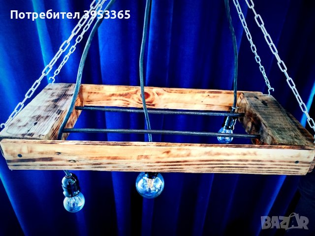 Дървен полилей с три крушки