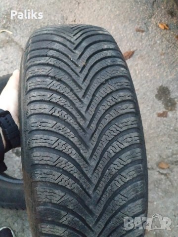 Зимни гуми две пирели и две мишелин, снимка 2 - Гуми и джанти - 43363412