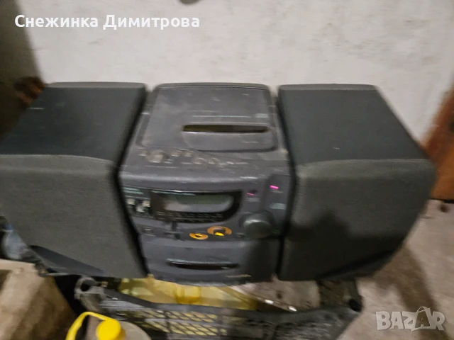 Стерео уредба с колони Philips, снимка 2 - Аудиосистеми - 50524931