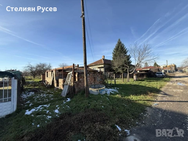 2 имота -232кв къща   / парцел 1440 кв двор  в с. Калипетрово, зад детската градина на ул. Зелен Син, снимка 9 - Парцели - 52887573