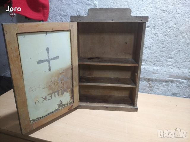 много стара аптечка, снимка 2 - Антикварни и старинни предмети - 52266002
