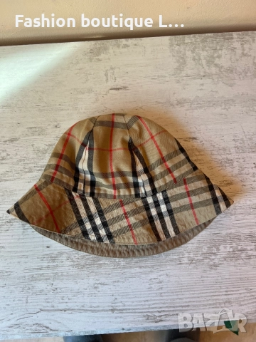 Burberry двулицева шапка идиотка на Бърбъри в бежово цвят с каре ❤️, снимка 6 - Шапки - 52178310