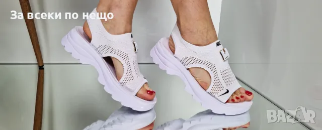 Nike Дамски Бели Сандали С Метален Акцент Найк Код P596