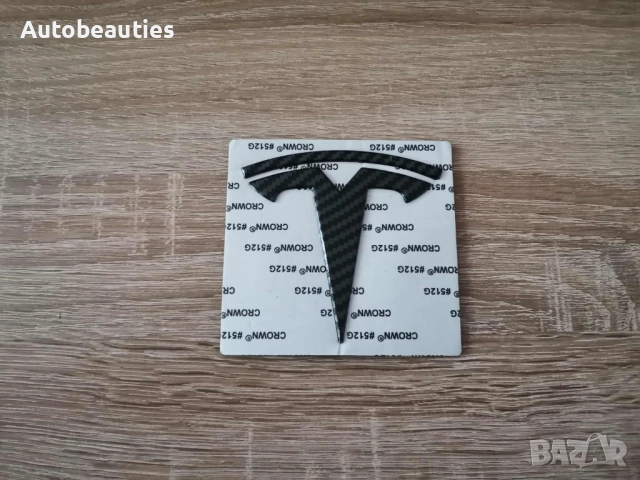 задно лого Tesla Model Y карбон