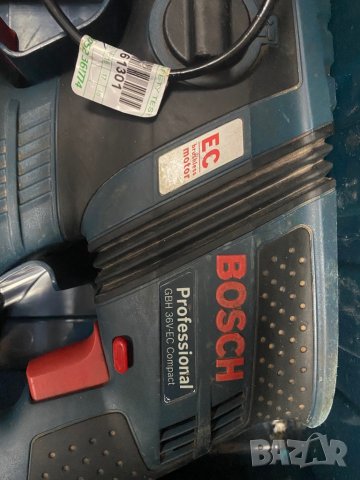 Перфоратор Bosch gbh 36V с 3 батерии и зарядно, снимка 2 - Перфоратори - 37860996