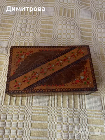  Дървени сувенирни кутии /кутии за бижута/,  войнишка кутия, руска кутия за подправски