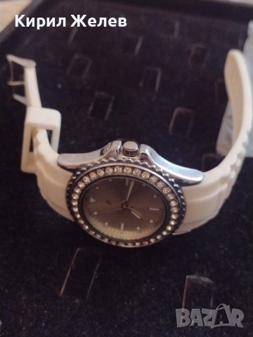 ДАМСКИ ЧАСОВНИК МНОГО КРАСИВ СТИЛЕН ДИЗАЙН С СИЛИКОНОВА КАИШКА И КРИСТАЛИ СВАРОВСКИ 33314, снимка 7 - Дамски - 38780551