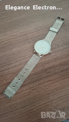 Продавам дамски часовник Avon Gy5LF9 – елегантен модел с камъчета, снимка 7 - Дамски - 51147134