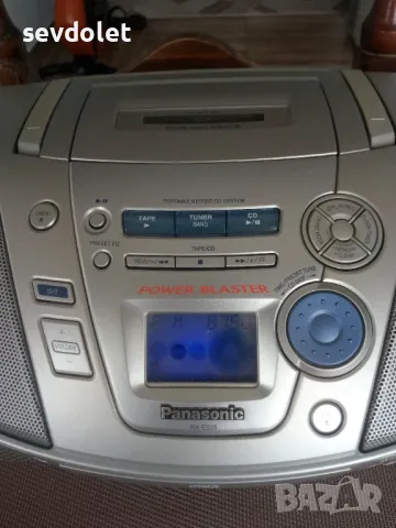 Радиокасетофон+CD.В отлично състояние.