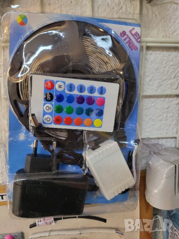 RGB led лента, светодиодна лента - мигащ режим, редува цветове и едноцветна светлина с дистанционно