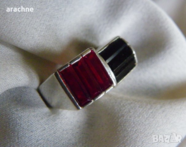 Стар западноевропейски сребърен пръстен с рубини и сапфири, снимка 3 - Пръстени - 35125013