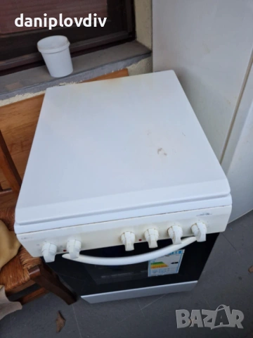 Електрическа печка CROWN, свободностояща