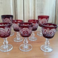 Кристални чаши цветен червен кристал , снимка 1 - Антикварни и старинни предмети - 37419359
