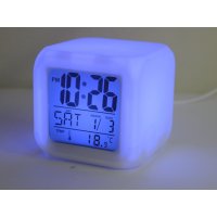Светещ будилник, с LED светлини, 8x8x8 cm, снимка 3 - Стенни часовници - 43717199