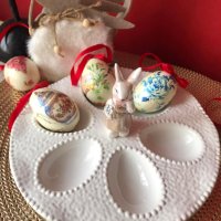 Поднос за Великденски яйца с фигурка Зайче, снимка 1 - Аксесоари за кухня - 43781202