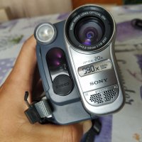 Видеокамера Sony DCR-TRV260 20x Optical Zoom 990x Digital Zoom Digital8 Camcorder , снимка 4 - Камери - 43369333