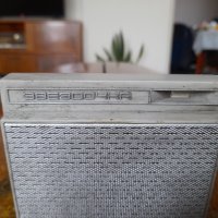 Старо радио,радиоприемник Звездочка, снимка 2 - Антикварни и старинни предмети - 43329279