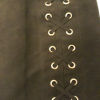 Къса пола черна Н&М с капси и кръстосани връзки, изпечена материя , с цип на гърба, снимка 4 - Поли - 37414559