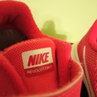 Nike Revolution 3 - оригинални момичешки маратонки, много запазени!, снимка 3 - Детски маратонки - 32305302