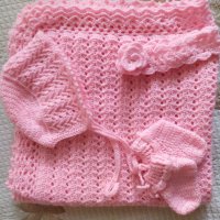 Страхотен плетен комплект за бебе момиче , снимка 1 - Комплекти за бебе - 38644758