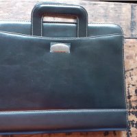 чанта бизнес черна с изтеглящи се дръжки красив дизайн чисто нова, снимка 1 - Чанти - 34721160