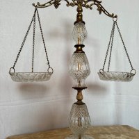 Красива Кристалнa везнa на справедливостта с мраморна основа, снимка 4 - Антикварни и старинни предмети - 43482086